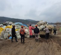 김화읍 새마을지도자협의회, 영농폐기물 수거활동 실시
